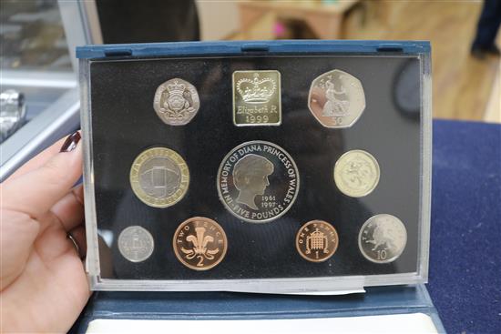 A mixed group of coinage